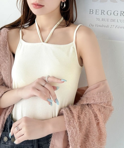【mily bilet】オールシーズンの必需品！カップ付きホルターネック風ストラップキャミソール mi1019086