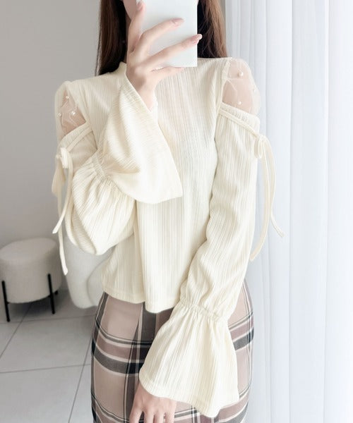 【mily bilet】どこから見ても胸キュンな贅沢デザイン。肩チュールシアーパール付きリブリボンカットソー mi1139043