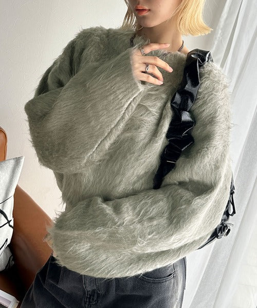お洒落を楽しむ秋の必需品。ふわふわシャギー素材クロップド丈ニット（無地＆ボーダー） ce1260359
