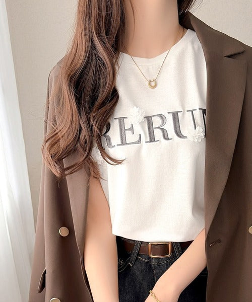 【mily bilet】フロント刺繍でさりげなく華やぐ♪ 立体花モチーフＴシャツ（半袖） mi1359053