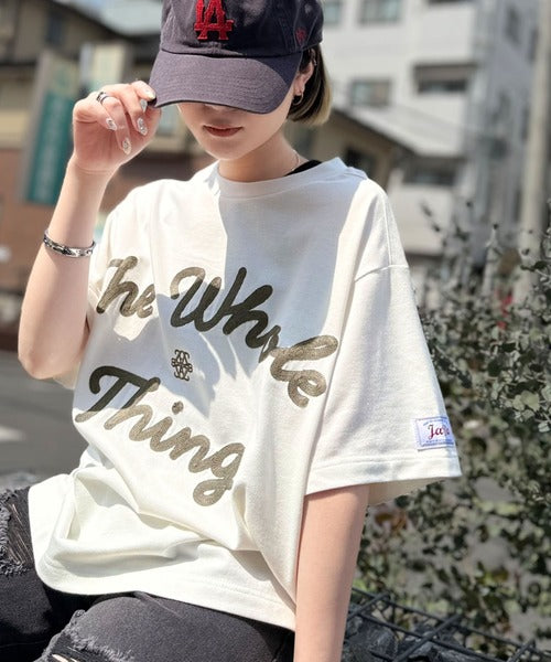 《JaVaジャバコラボ》】“トレンドを纏う”コード刺繍ロゴTシャツ(オーバーサイズ) jm1329032