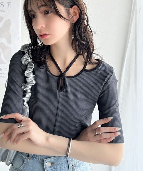 デコルテを美しく演出する。パイピング配色リブカットソー(半袖) ce1240059
