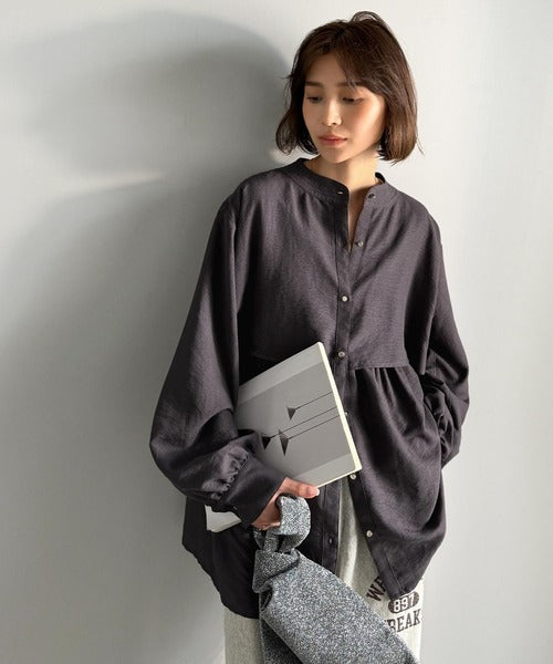 揺れるケープで魅せる、大人の上品スタイル。ペプラムケープシャツ（長袖） ce1010496