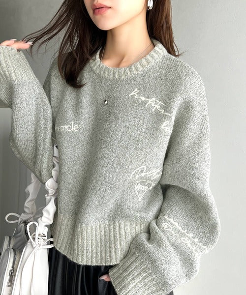 【mily bilet】大人の個性派ニット。ランダム刺繍クロップドニットプルオーバー mi1029088