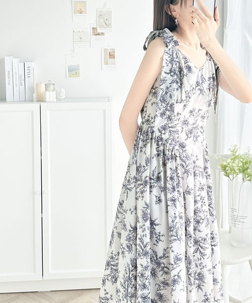 【mily bilet】歩く度に揺れるショルダーリボンでパッと華やぐ。花柄肩リボンワンピース mi1139035