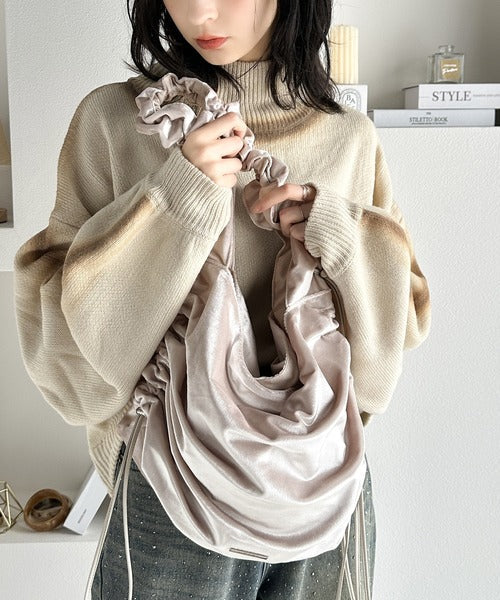 【mily bilet】機能性も可愛さも♪ギャザーが目を惹く、ドロストデザインベロアショルダーバッグ mi1159035