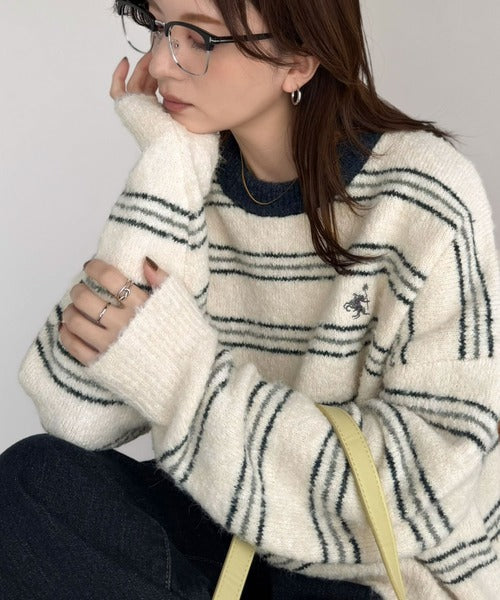 “配色”と“質感”で差をつける。胸刺繍ブークレー素材配色ボーダークルーネックニット（長袖） ce1240144