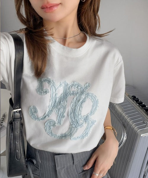 【mily bilet】1枚でサマになる。レースの透け感と光沢が魅力のレースワッペンTシャツ（半袖） mi1029185