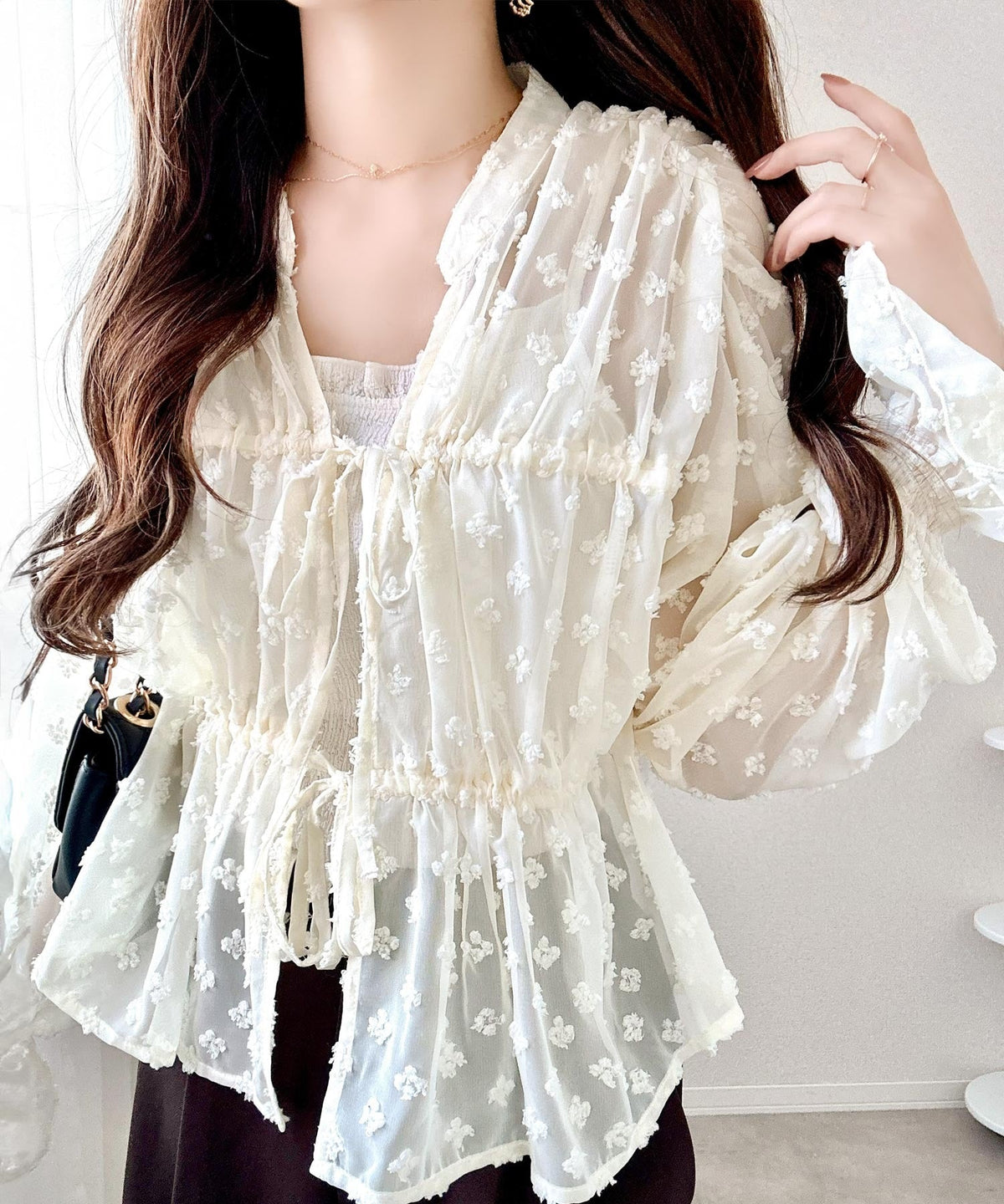 【mily bilet】透け感シフォンでつくる、大人の可憐スタイル。花柄シフォンカーデブラウス（長袖） mi1019105