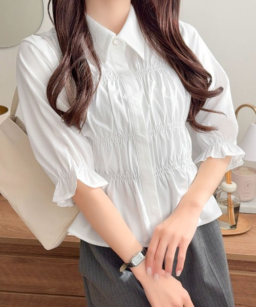【mily bilet】甘さと上品さを兼ね備えた大人ガーリーな一枚♪ 配色襟シャーリングペプラムシャツ（半袖） mi1139107