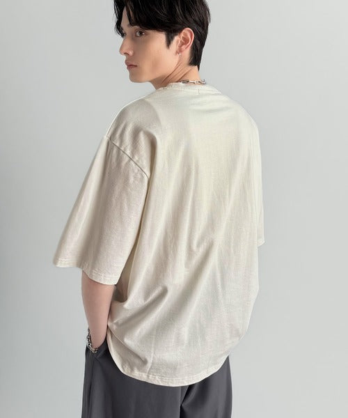 「オリジナリティ。」ピグメント加工ダブルレイヤーデザインプリントTシャツ／Pigment-Dyed Double-Layered Design Print T-Shirt co1010002