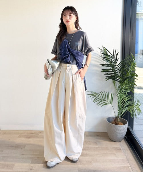 旬なワイドシルエットが目を惹く１着♪タックバレルレッグパンツ ce1265082