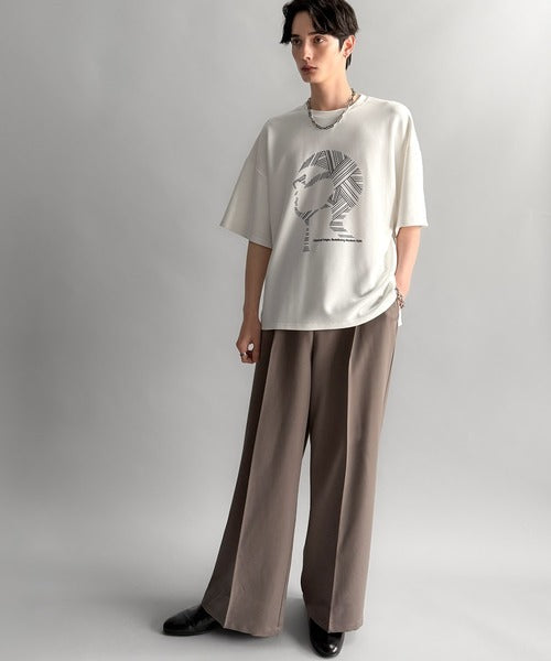 「視線を独り占め。」フェイスグラフィックオーバーサイズTシャツ／Face Graphic Oversized Double-Knit T-Shirt co1010006