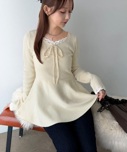 【mily bilet】甘さをひとさじ、華やぐ大人ガーリー。レースレイヤード風ギャザーリボンペプラムニット（長袖） mi1359060
