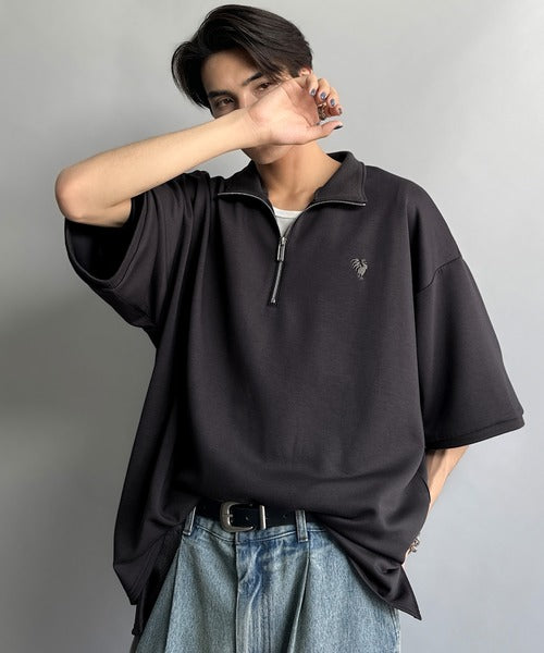 《JaVaジャバコラボ》遊び心もこなれ感もキメる。刺繍入りダンボール素材ジップ半袖Tシャツ jo1010008