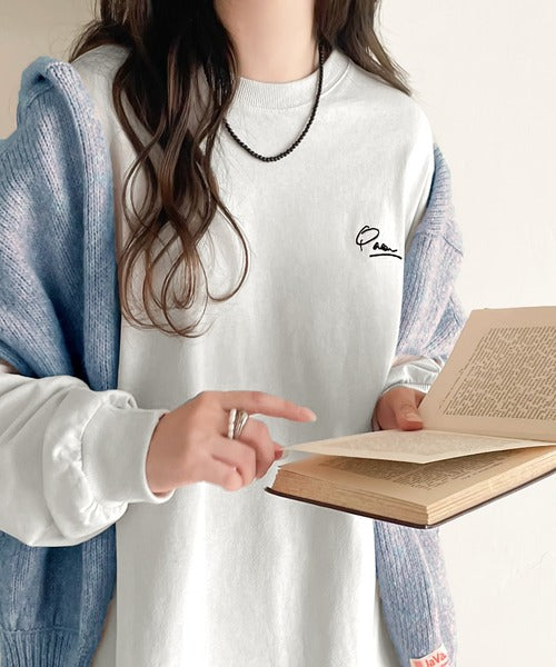 シンプルカジュアルを格上げ。綿100%ワンポイント胸刺繍シンプルロンTee ce1260187