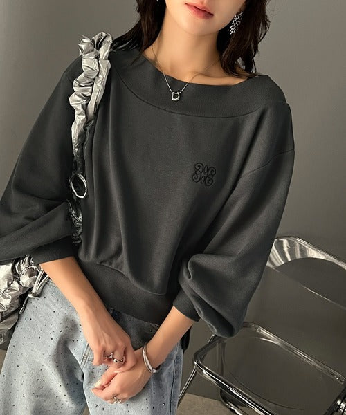 【mily bilet】大人肌見せヘルシースタイル。サイドレースアップ胸刺繍オフショルダースウェット mi1019051