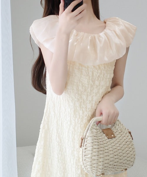 【mily bilet】甘さと気品を一枚に。ビッグオーガンジーケープ付きオフショル２WAYシアーエンボスワンピース mi1139087