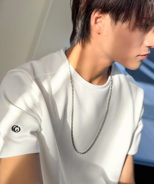 【接触冷感機能付き】肩切り替え袖刺繍ショート丈ダンボール素材Tシャツ／Shoulder Panel Cropped Double-Knit T-Shirt co1010055