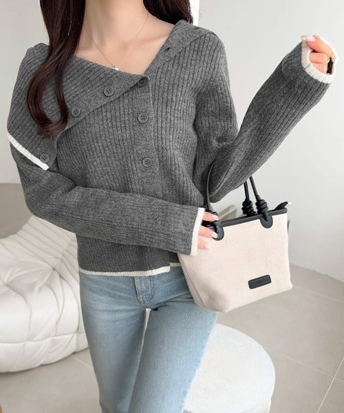 【mily bilet】ワザありカラーで華やかさをプラス◎アシンメトリーカラー見せ裾配色多ボタンニット mi1329059