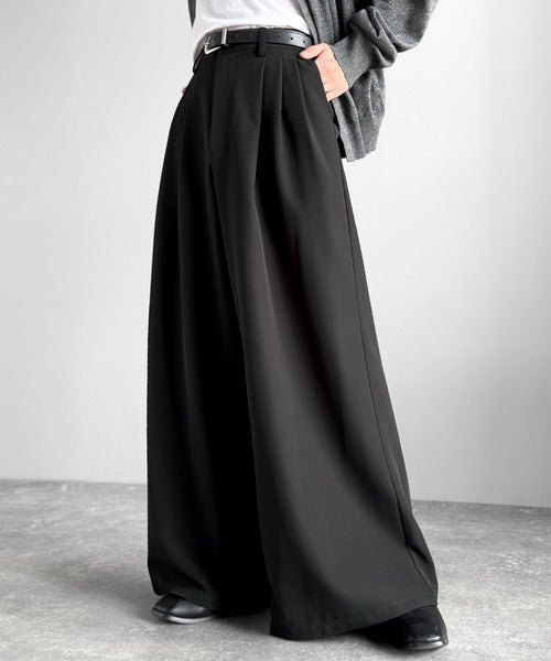 「美しさはタックから。」3タックY2Kスーパーワードスラックス／Three-Tuck Y2K Super Wide Trousers co1150005