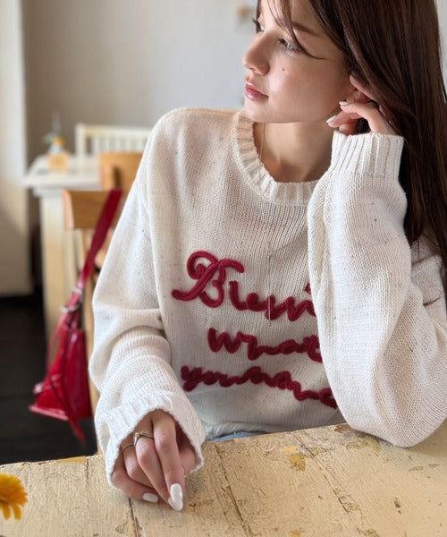 【mily bilet】デイリースタイルを華やかに彩る。コード刺繍ネップニットプルオーバー mi1359018