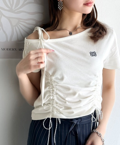 【mily bilet】自分らしさが光る。ワンショルダー胸刺繍肩リボンドロストカットソー mi1329018
