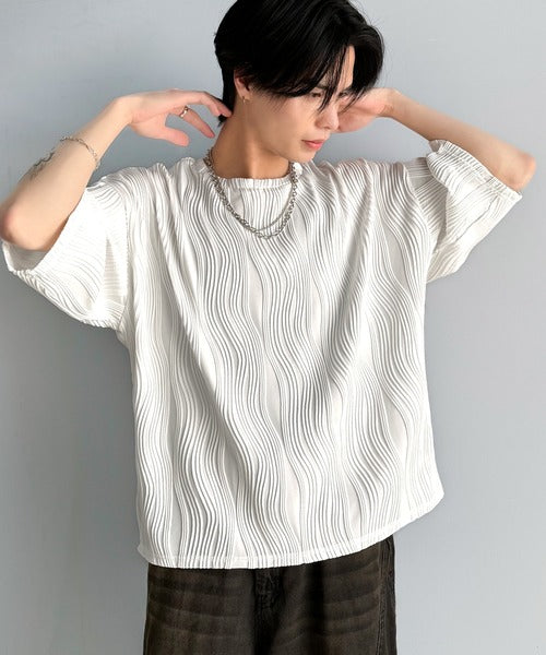 涼しくキマる、大人のリラックス。オーバーサイズウェーブ柄ジャガード半袖Ｔシャツ（メンズ） cm1010429