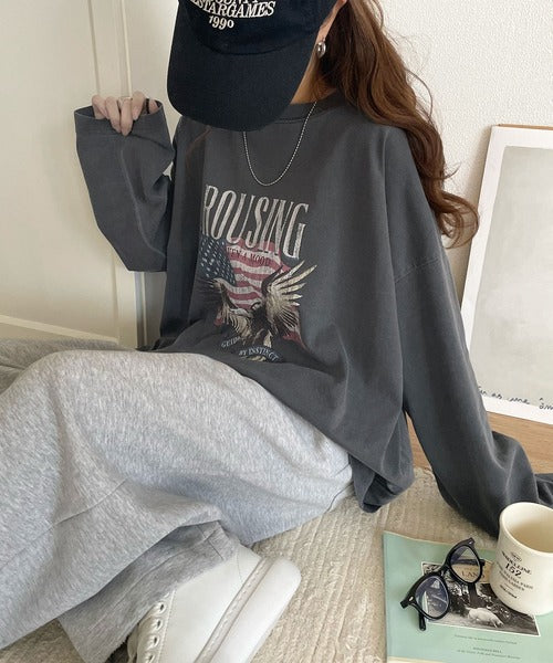 《JaVaジャバコラボ》ゆるっとカジュアルに着こなす。綿100%ピグメント加工グラフィックプリントTシャツ（長袖） jv1050407