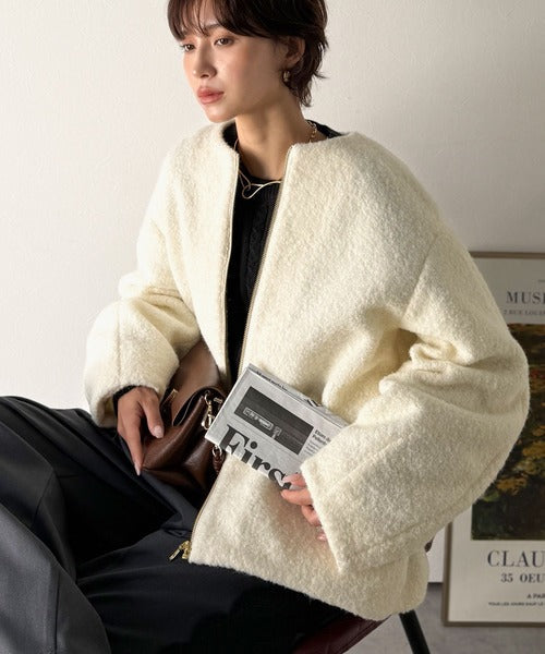 【Classical Evon】上品さと抜け感を兼ね備えた、大人のためのアウター。軽やかブークレノーカラージャケット ev1110138