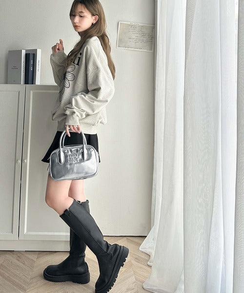 【mily bilet】ヘビロテしたい主役級バッグ。エナメルライクエコレザーエンブレムミニボストンバッグ mi1159026