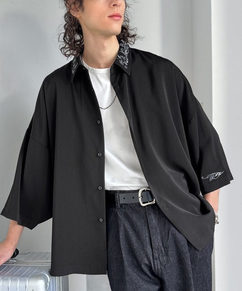 「雰囲気アガる。」衿刺繍ドレープドルマンシャツ／Embroidered Collar Draped Dolman Shirt co1010004