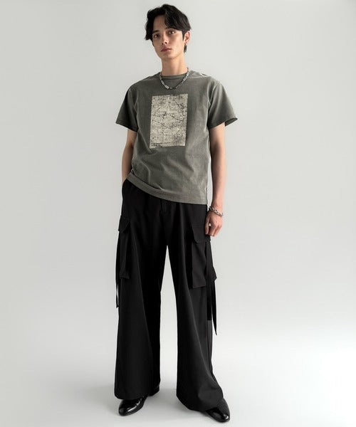 「即トレンド男子。」タイトフィットピグメント加工プリントTシャツ／Tight Fit Pigment-Dyed Print T-Shirt co1010001