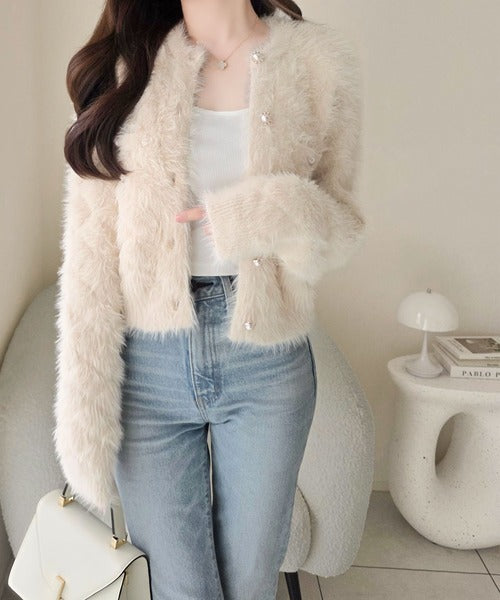 【mily bilet】大人可愛い、愛されニット。パール調ボタン使いキルティング風フェザーニットジャケット mi1359067