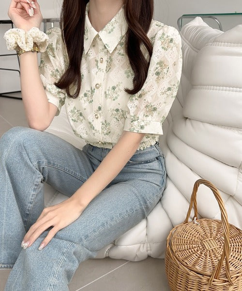 【mily bilet】スタイルアップ効果抜群♪花柄シアーレースショート丈ブラウス mi1139058