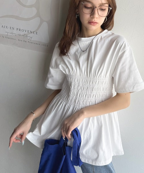 ふわっと広がるAラインで魅せる。シャーリングデザインTシャツ（半袖） ce1050298