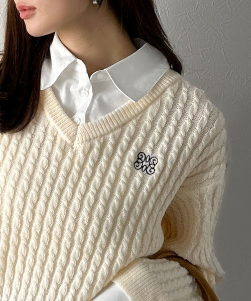 【mily bilet】一枚着るだけで、重ね着風。シャツレイヤード風ロゴ刺繍リブニットプルオーバー（長袖） mi1029172