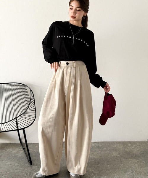 《JaVaジャバコラボ》カーブで魅せる、抜け感シルエット。綿100％コットンツイルバレルレッグタックパンツ jv1240111