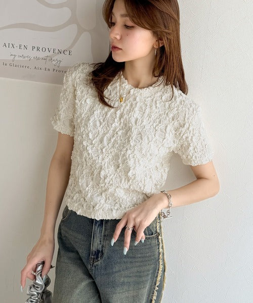 華やかな高級感を演出する。カットジャガード短丈Tシャツ（半袖） ce1050273