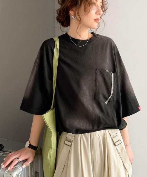 《JaVaジャバコラボ》唯一無二のヴィンテージ感。オーバーサイズシルエットのスプレーダイポケットTシャツ（半袖） jv1020359