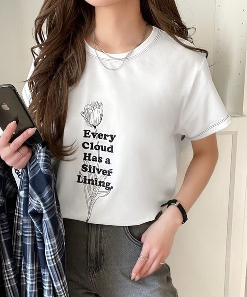 上品さが魅力。フラワープリントグラフィック刺繍Tシャツ（半袖） ce1050268