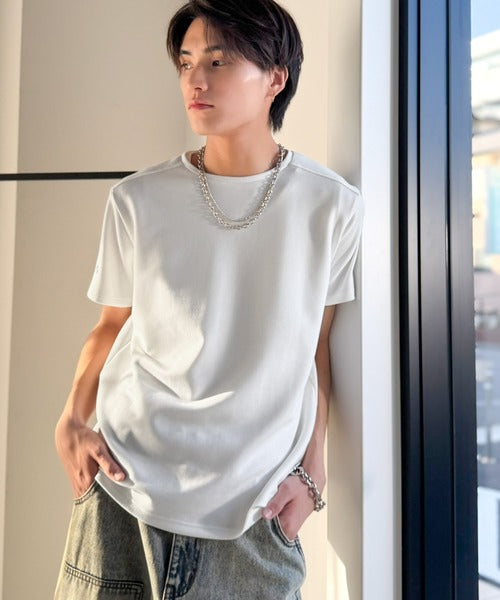 【接触冷感機能付き】肩切り替え袖刺繍ショート丈ダンボール素材Tシャツ／Shoulder Panel Cropped Double-Knit T-Shirt co1010055