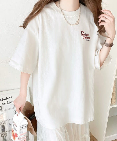 大人の上級カジュアル。綿100％ワンポイント刺繍ロゴTシャツ ce1050183