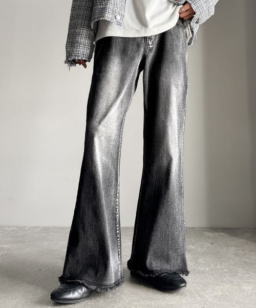 【Classical Origin】「スタイル盛れる。」ブラスト＆裾フリンジ加工ストレッチ素材スリムフレアデニムパンツ／Blasted & Fringed Stretch Slim Flare Denim Pants co0900008