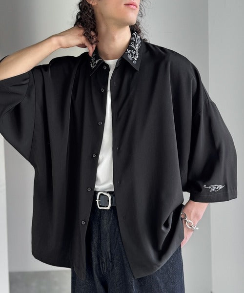「雰囲気アガる。」衿刺繍ドレープドルマンシャツ／Embroidered Collar Draped Dolman Shirt co1010004