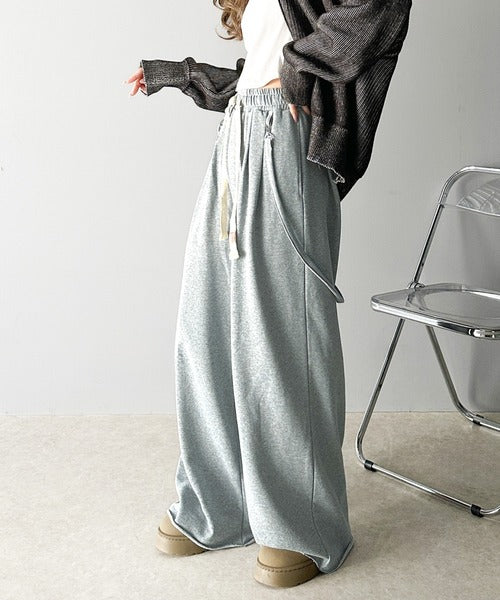 《JAVA ジャバコラボ》ワンランク上の着こなし叶う。サスペンダー付裏毛2タックワイドパンツ（セットアップ可能） jv1260216