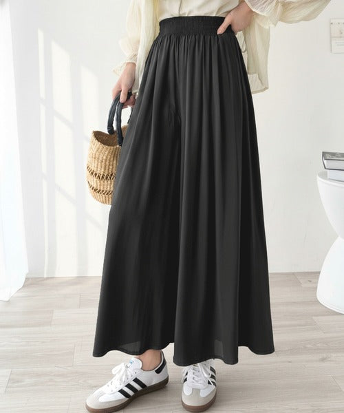 さらり、軽やか。リラックスstyleキマる。レーヨン素材ウエストギャザーフレアシルエットワイドパンツ ce1015084