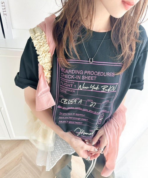 《Javaジャバコラボ》着回しを楽しめる。綿100%前後2wayフライトチェックインロゴ刺繍半袖Tシャツ jv1260299