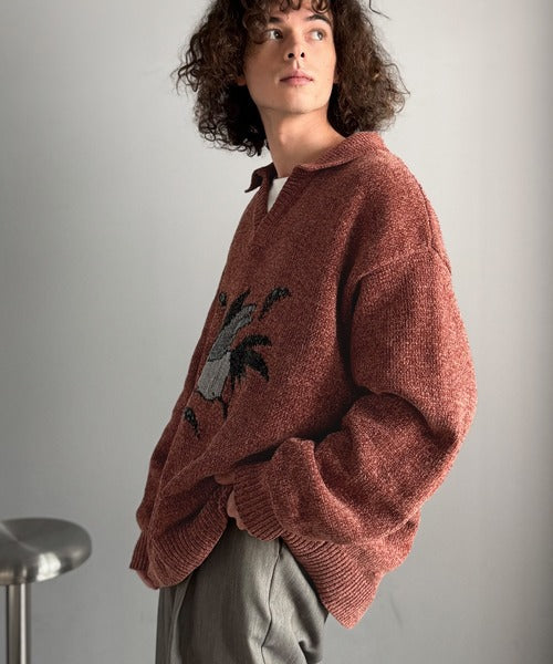 【Classical Origin】「個性で遊ぶ。」モール糸使いルースター柄襟付きVネックセーター／Chenille Yarn Rooster Motif Collared V-Neck Sweater co1150075