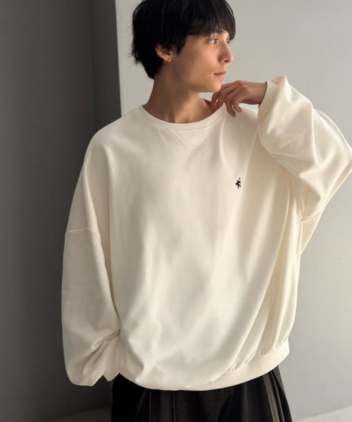 《JaVaジャバコラボ》毎日に、肩の力を抜いた洒落感を。胸刺繍ライトウェイト裏毛ドルマントレーナー jo0780028